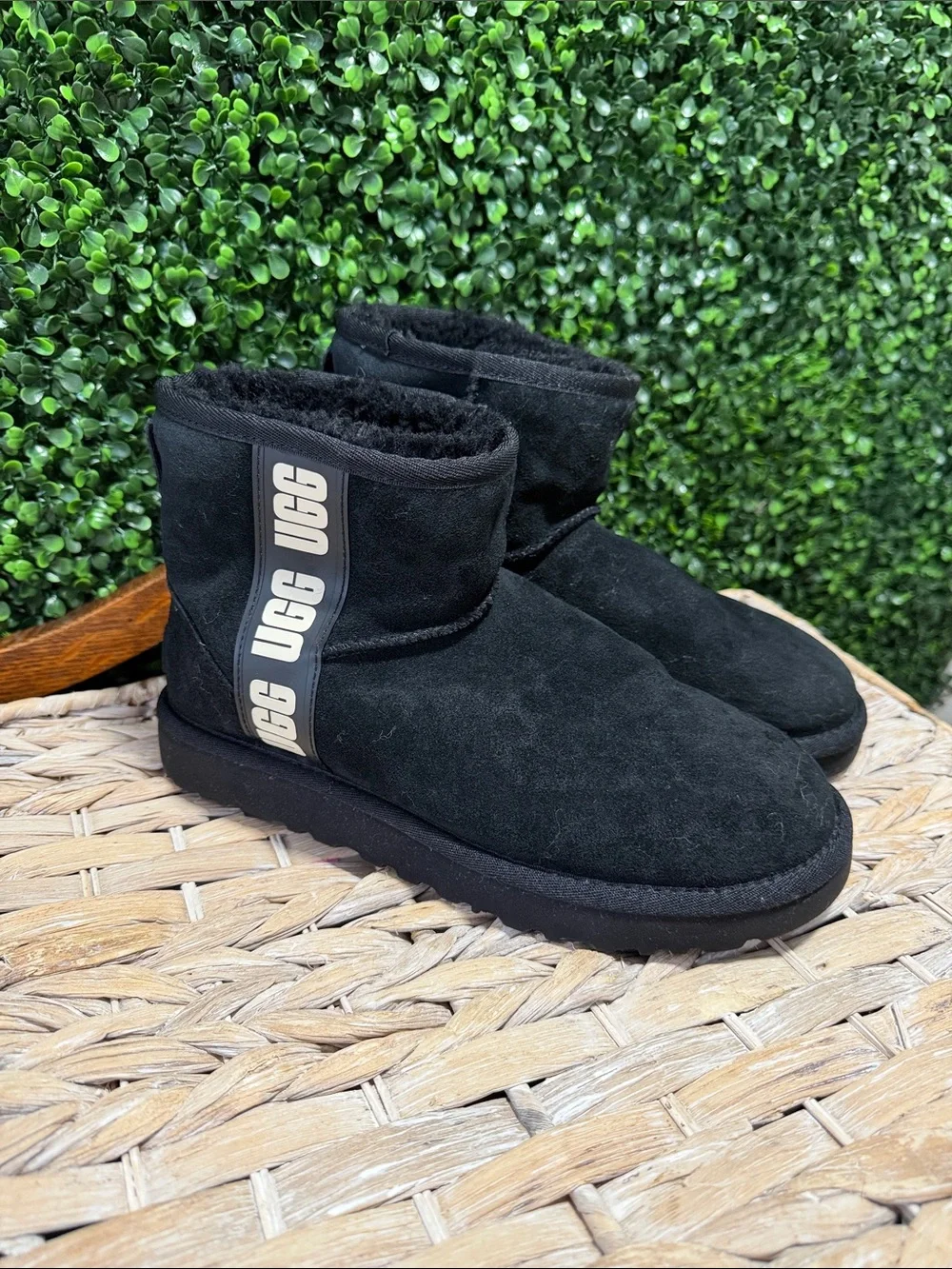 UGG Kids Short Boot with Logo Strap in Black